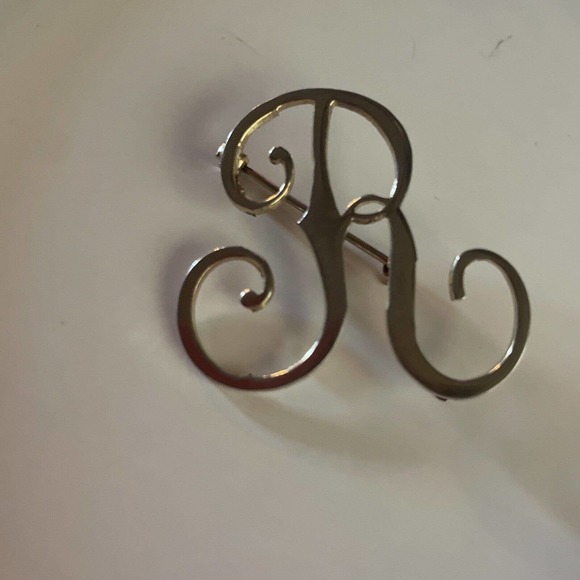 Vintage Silver Tone Initial Brooch Pin "R" 1.5 Inches Excellent Condition - Picture 3 of 4